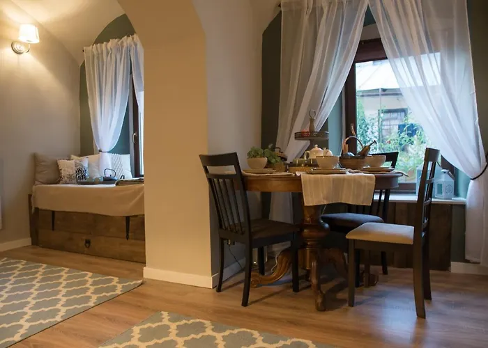 Colonial Ultra Center Apartment