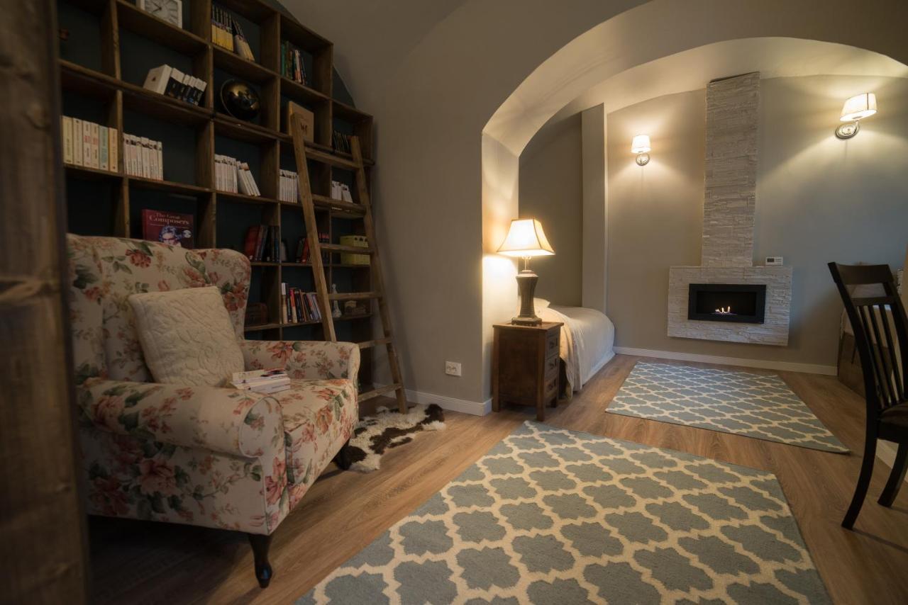 Colonial Ultra Center Apartment *