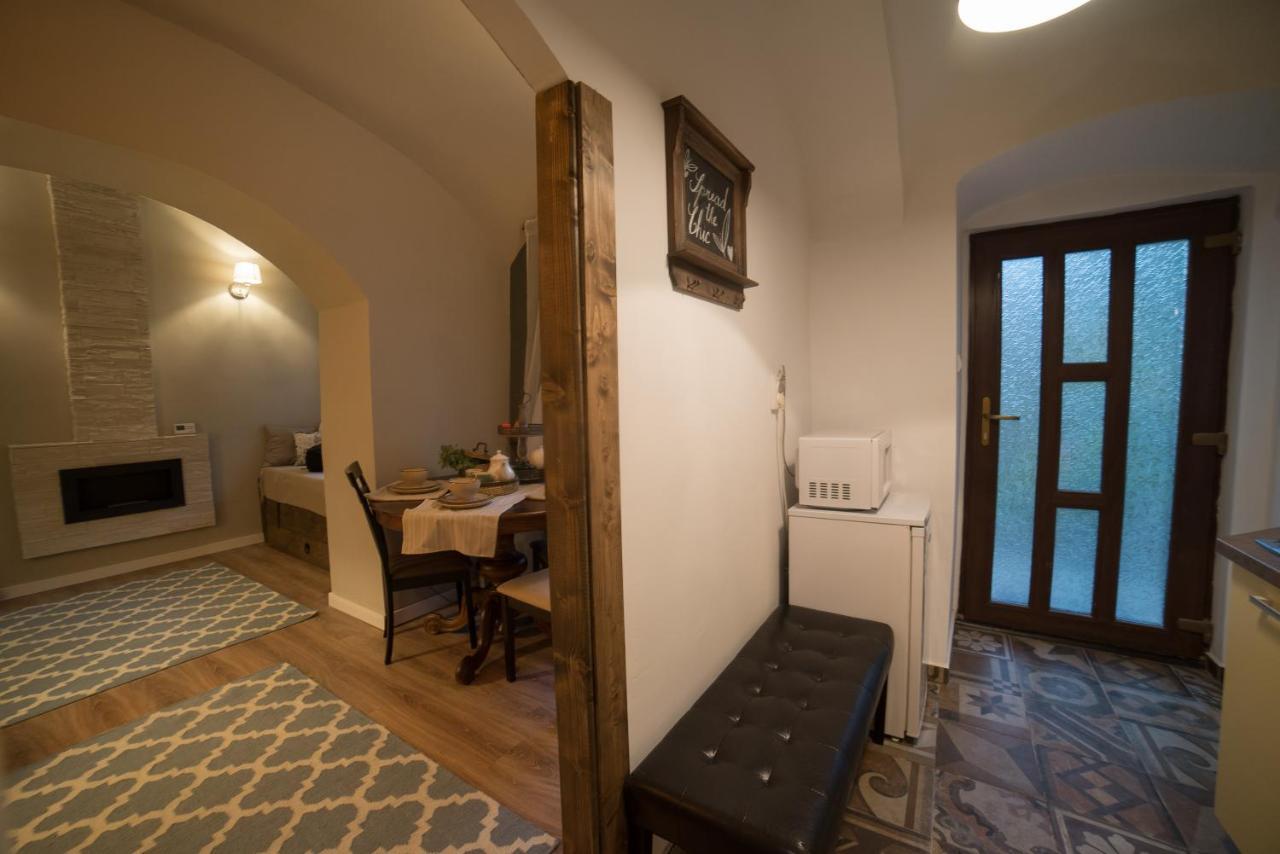 Colonial Ultra Center Apartment *